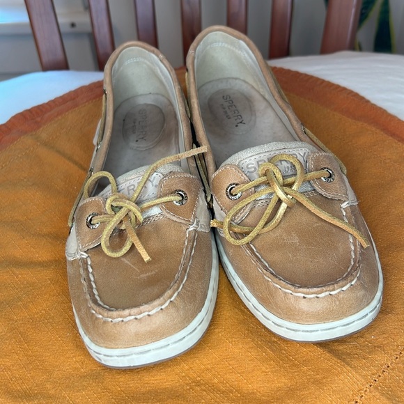 Sperry boat shoes. Size 9 tan and gold. - Picture 1 of 4